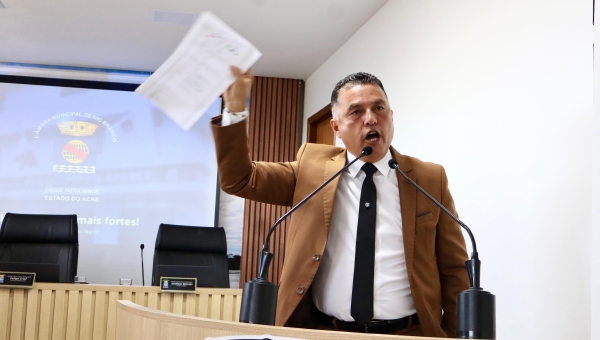 Crise hídrica: Vereador Eber Machado denuncia falta de planejamento da Prefeitura de Rio Branco e questiona gastos com estudo geológico